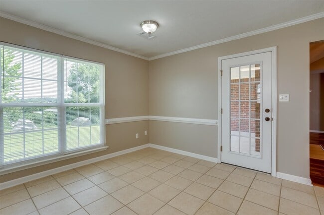 Building Photo - 2013 Darwood Dr