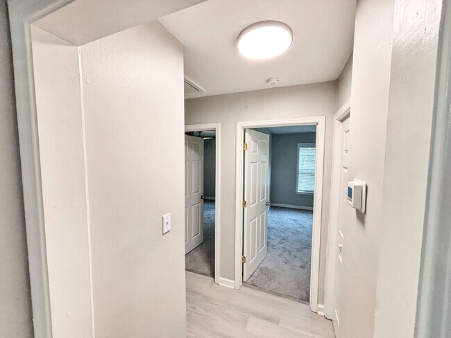 Building Photo - Updated and Charming 2BR/ 1 BA in Marietta!