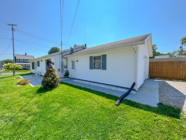 Building Photo - Gorgeous 3BR Ranch Rental Home in Newark - Available Mid August!