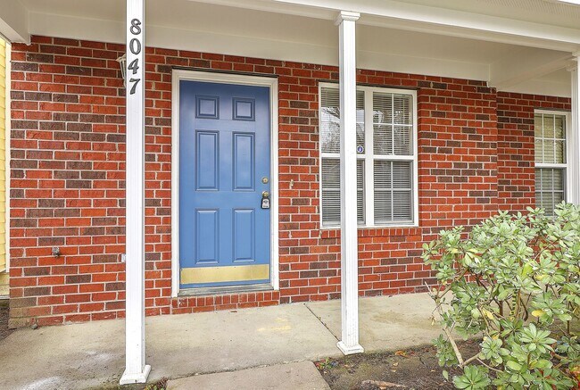 Building Photo - 8047 Shadow Oak Dr