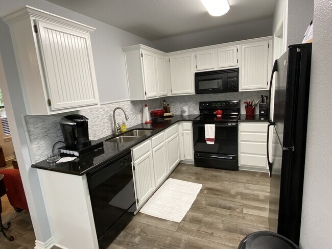 Building Photo - 3594 W Chevaux Dr