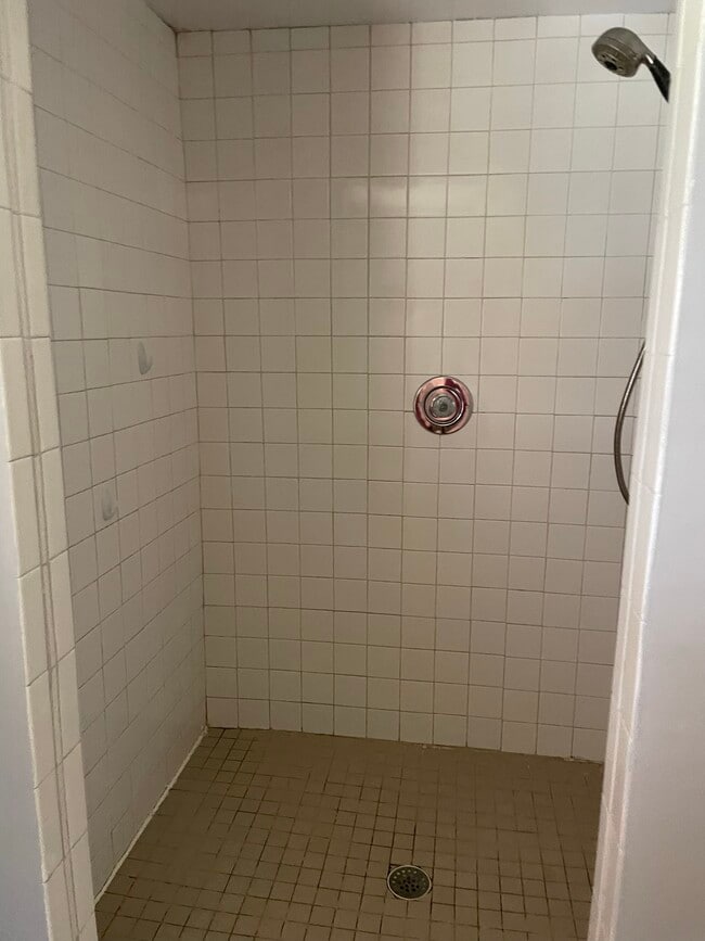 Building Photo - 11790 23 Mile Rd