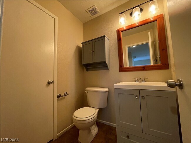 Building Photo - 2435 Ember Mist Ct