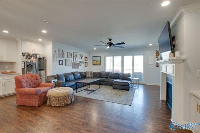 Building Photo - 8129 Hickory Hill Ln SE