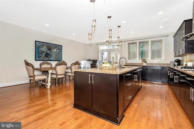 Building Photo - 9112 Kenway Ln