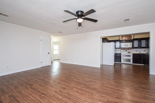 Building Photo - 2847 County Rd 510A