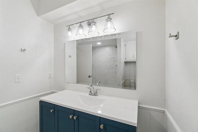 Building Photo - 1033 Mabel C Fry Blvd