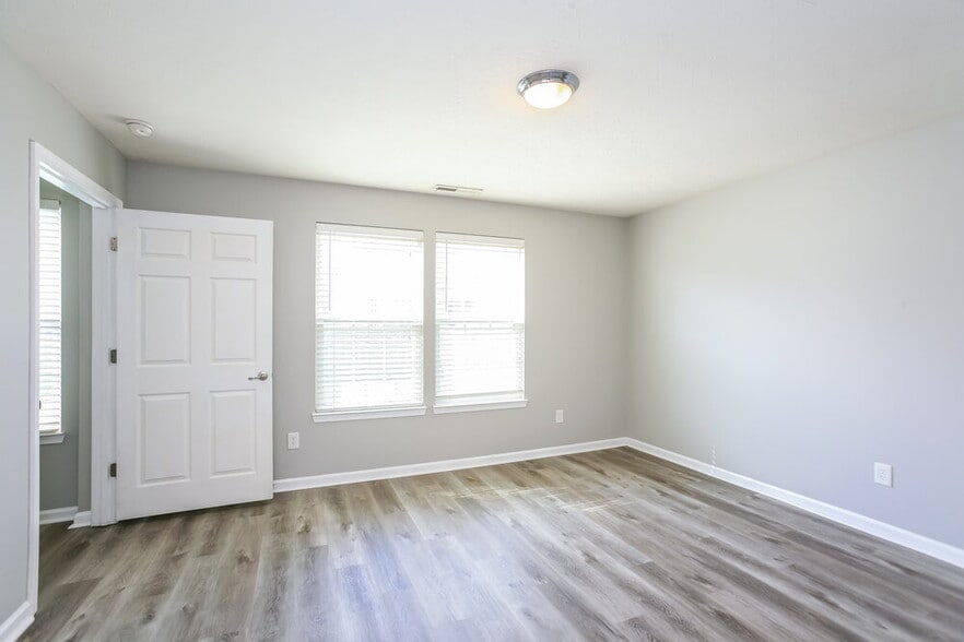 Building Photo - 8415 Gates Corner Dr