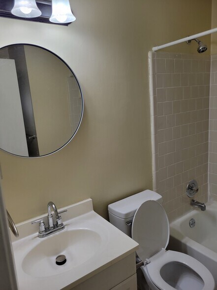 Building Photo - 496 Prince of Wales