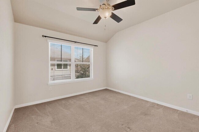 Building Photo - 1620 Bryant Dr