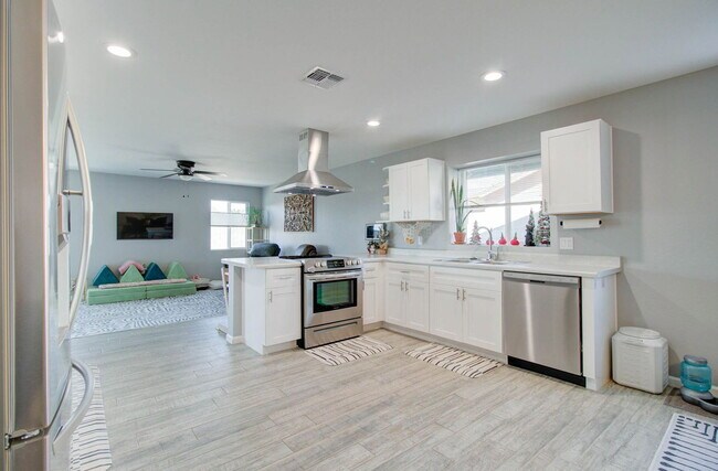 Building Photo - 17802 N 41st Ave