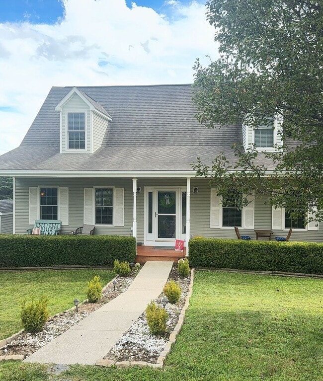 Building Photo - 3 bedroom 2 bath home