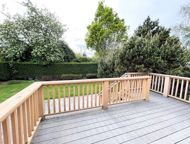 Building Photo - 4bd/2ba Seattle Home