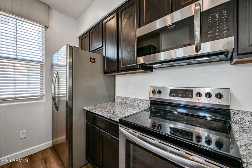 Building Photo - 240 W Juniper Ave