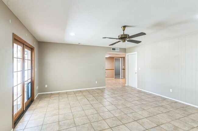 Building Photo - Charming 3BR House in Scottsdale with new ...
