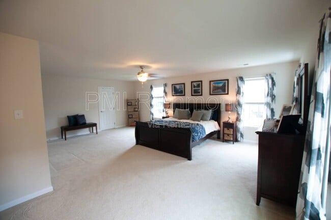 Building Photo - 2200 Thomas Kenney Dr