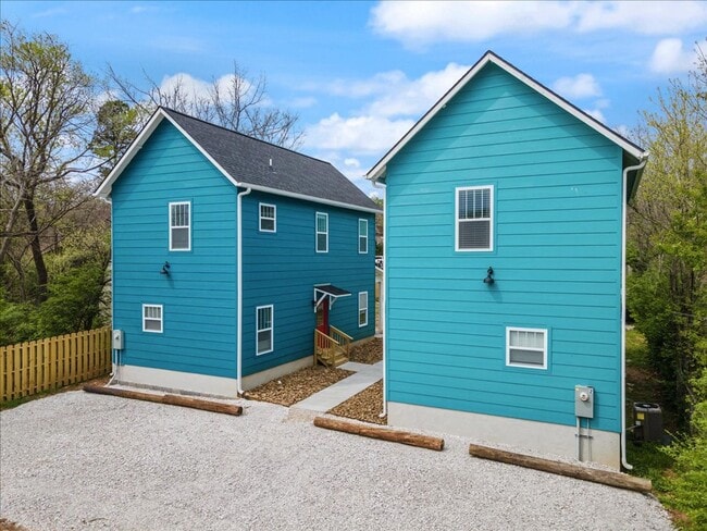 Building Photo - Brand New Cottage close to downtown and U ...