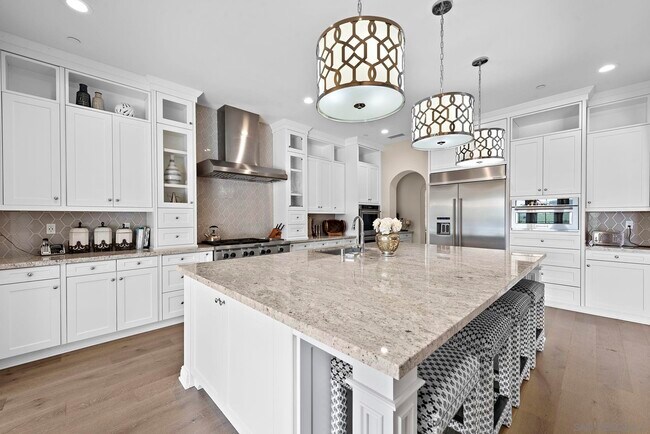 Building Photo - 14748 Valle Del Sur Ct