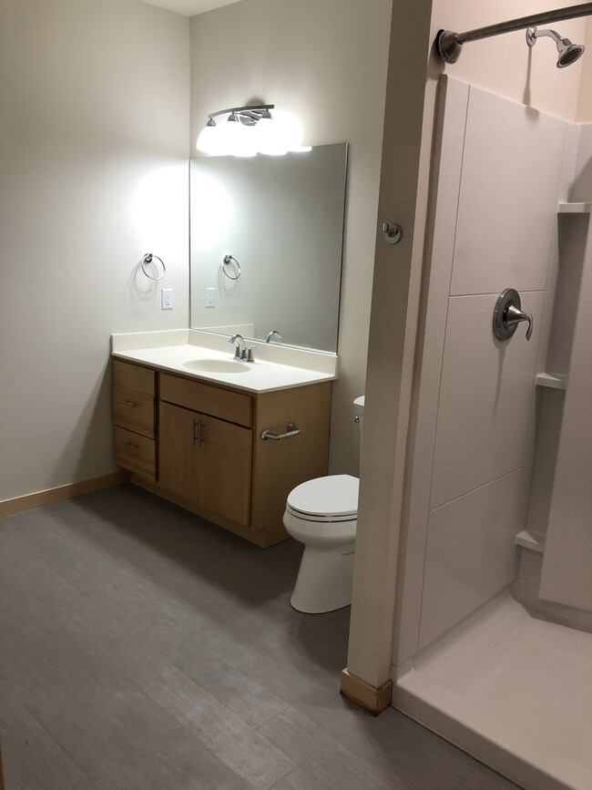 Building Photo - 1902 Tyrol Ter