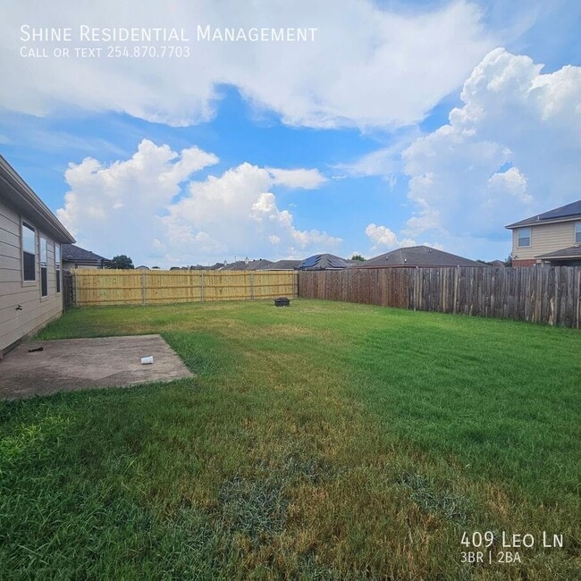 Building Photo - 409 Leo Ln