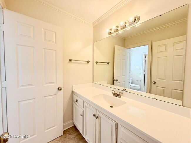 Building Photo - 23 Courtyard Cir