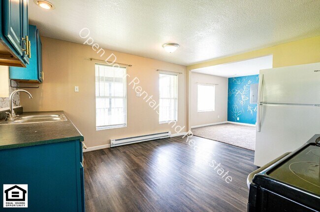 Building Photo - 1418 Sunshine Ave