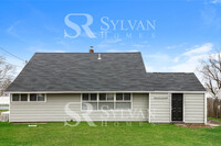 Building Photo - 26 Red Cedar Dr