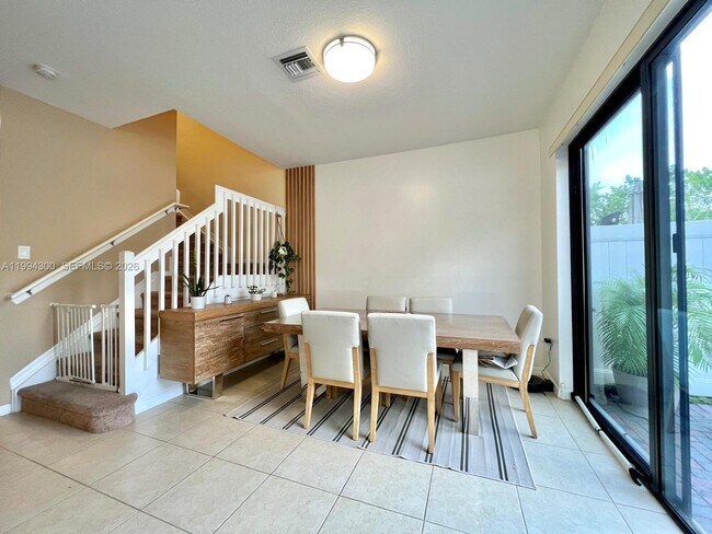 Building Photo - 649 NE 191st St