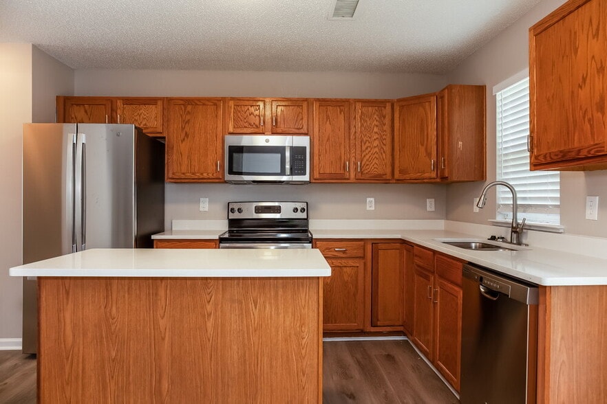 Building Photo - 10316 Gold Pan Rd