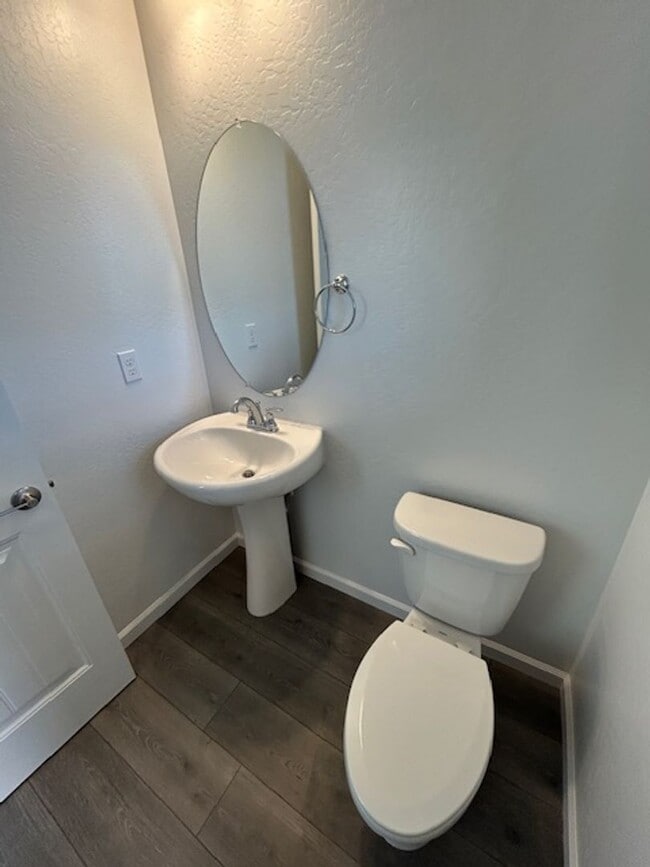 Building Photo - ***Move-In Special - $500 off 1st month's ...