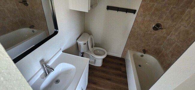 Building Photo - Beautifully Remodeled 3 Bed / 2 Bath Home with Large Backyard