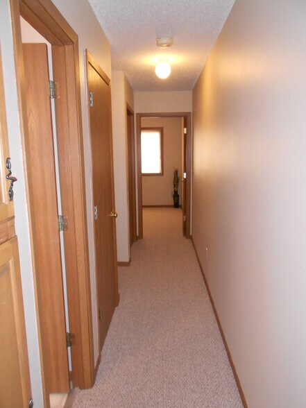 Building Photo - 420 6th Ave