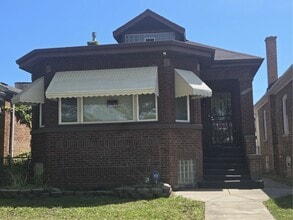 Building Photo - 7607 S Wolcott Ave