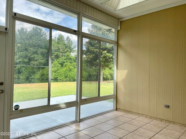 Building Photo - 400 Bayridge Ct