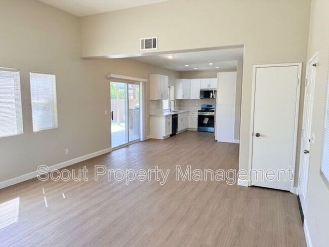Building Photo - 43174 Teramo St