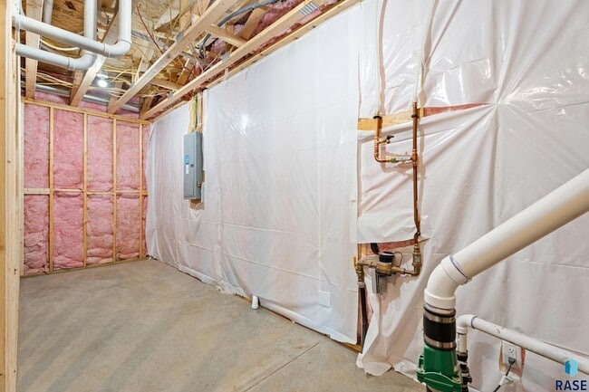 Building Photo - 1107 S Foss Ave