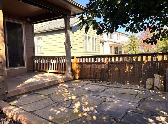 Building Photo - 900 Treece St