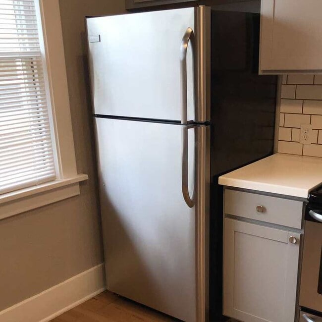 Building Photo - 1323 10th Ave