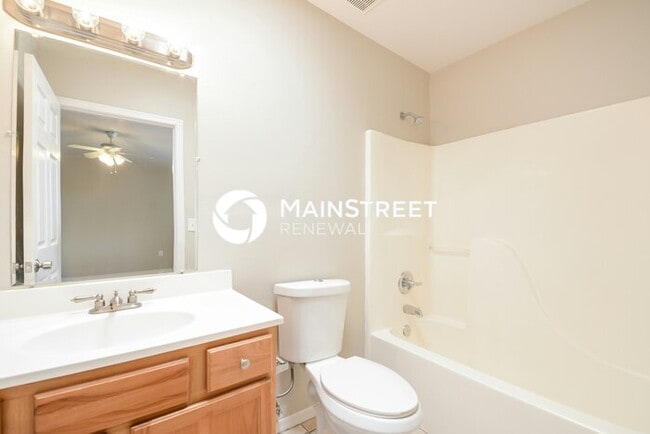 Building Photo - 3 Bedroom Pet-Friendly Home in Tucson, AZ with Main Street Renewal