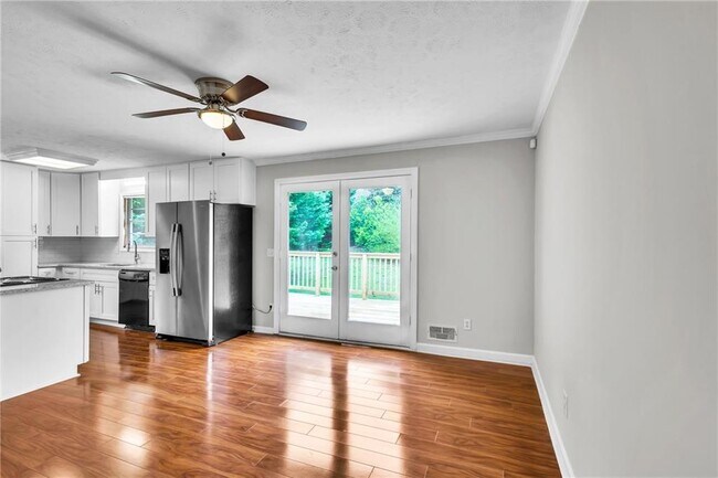 Building Photo - 331 Smyrna Powder Springs Rd SE