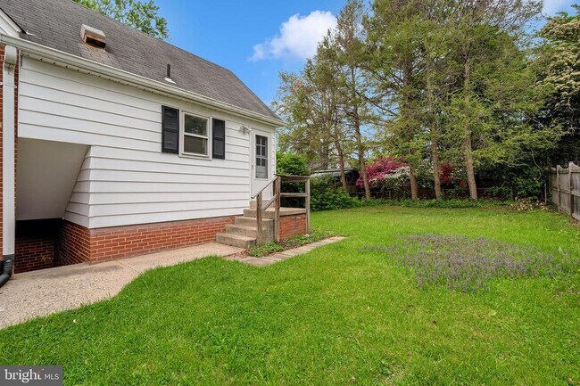 Building Photo - 5023 Druid Dr