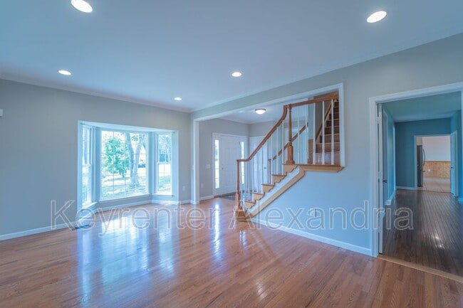 Building Photo - 13183 Oak Farm Dr