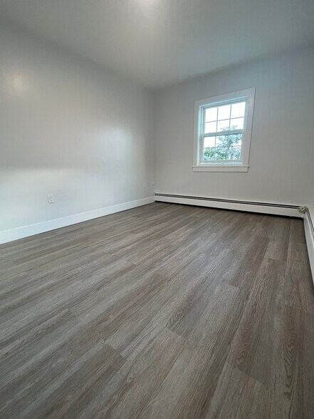 Building Photo - 3113 Harding Ave