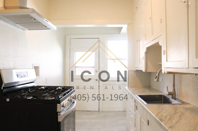 Building Photo - 3145 NW 14th St