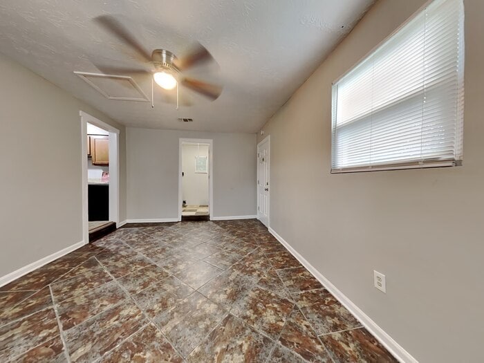Building Photo - 8249 Devoe St