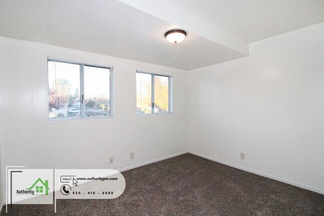 Building Photo - 1108 3rd St