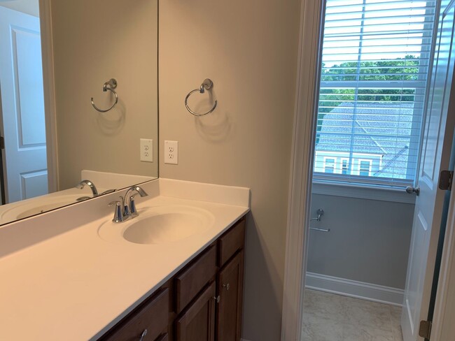 Building Photo - Gorgeous 4 Bedroom | 3.5 Bath Cary Townhom...