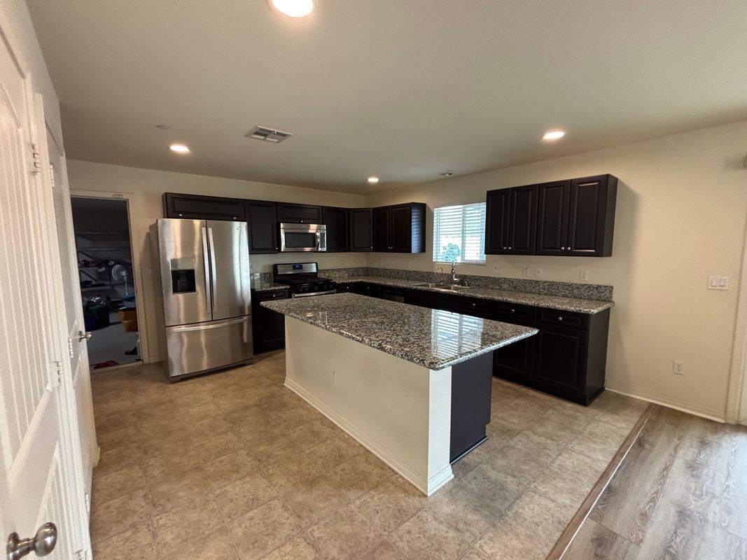 Building Photo - 12828 Shawnee