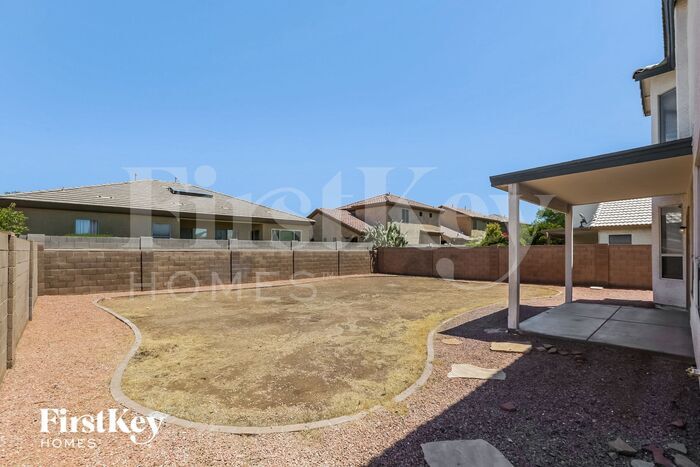 Building Photo - 912 E Baylor Ln