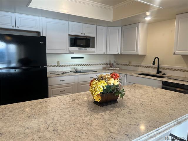 Building Photo - 13890 E Marina Dr